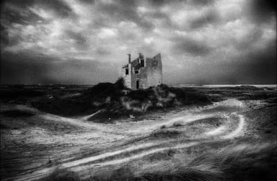 Artotheque de l'aisne newsletter _ LA MAISON ABANDONNEE DANS LES DUNES-RASE DAVID